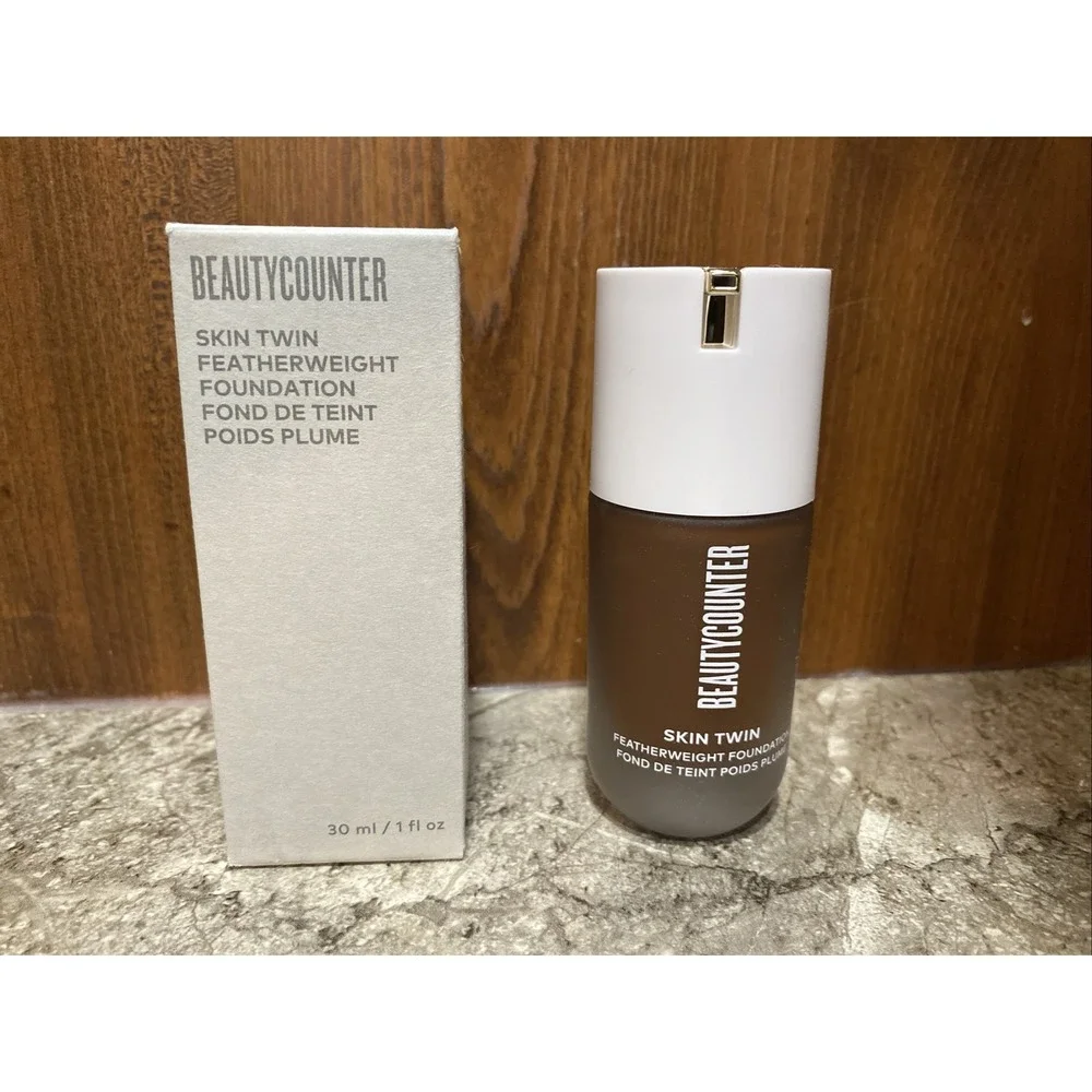 BNIB BEAUTYCOUNTER Skin Twin Featherweight Foundation 1 fl oz‎ Each Deep 660